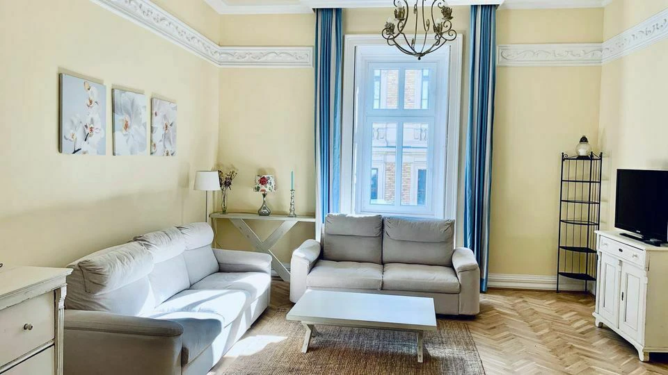 Spacious 1-bedroom apartment near Nyugati station
