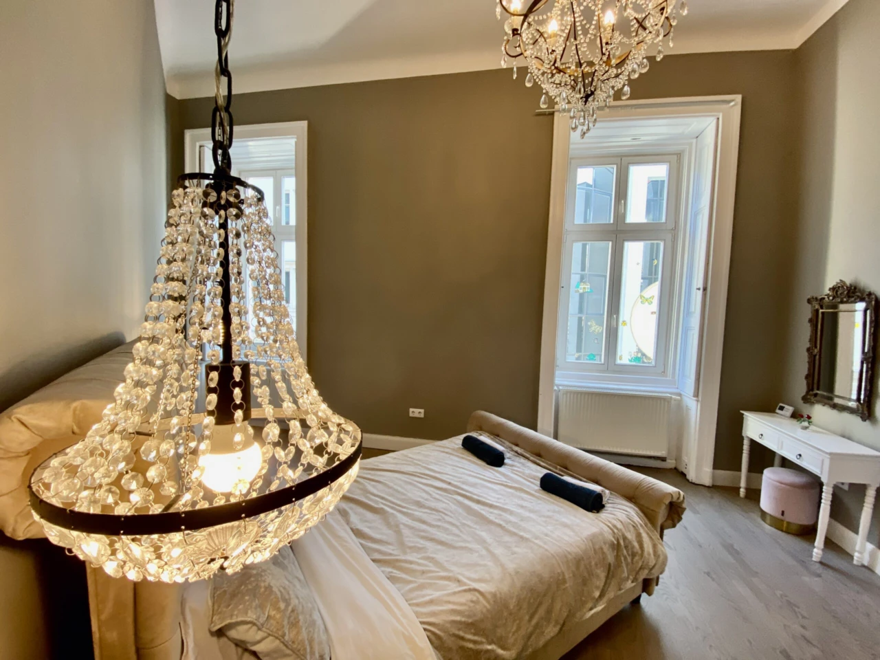 stunning 2 bedroom 2 bathroom apartment in Ráday utca