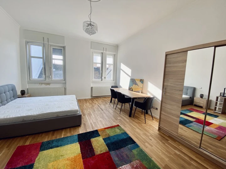 Spacious 1-bedroom apartment near the Basilica