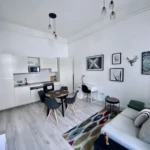 Characterful 1-bedroom apartment at Oktogon – Budapest District VI, Teréz körút – photo 2