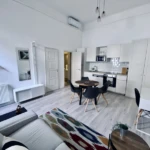 Characterful 1-bedroom apartment at Oktogon – Budapest District VI, Teréz körút – photo 3
