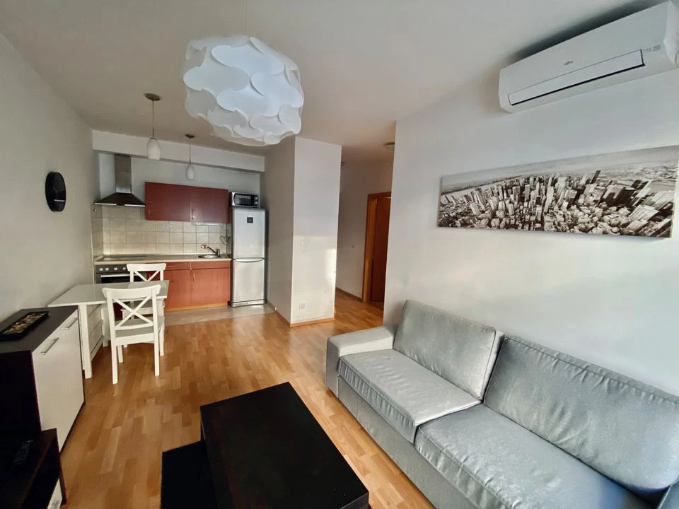 spacious 3 bedroom apartment near Astoria