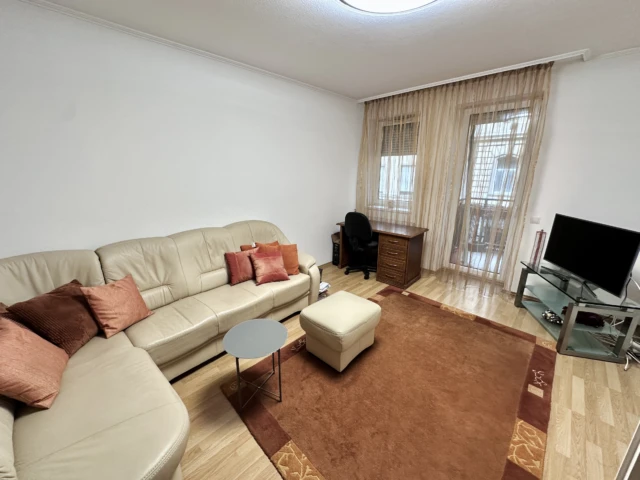 Living room + bedroom apartment with big balcony – Budapest District IX, Berzenczey
